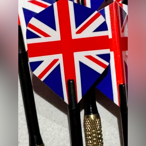USA & UK Flag Darts Flights, with extra tips - 24 darts (missing 1 USA flag) - Picture 5 of 6